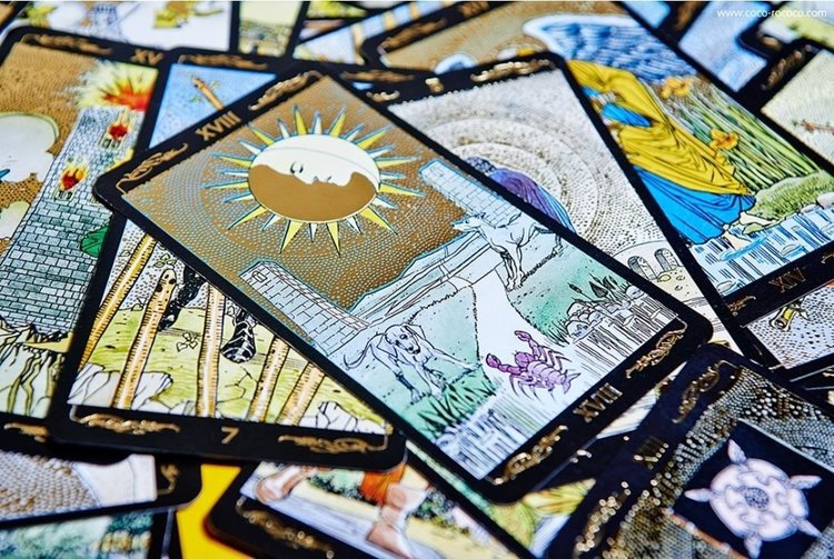 Golden Universal Tarot